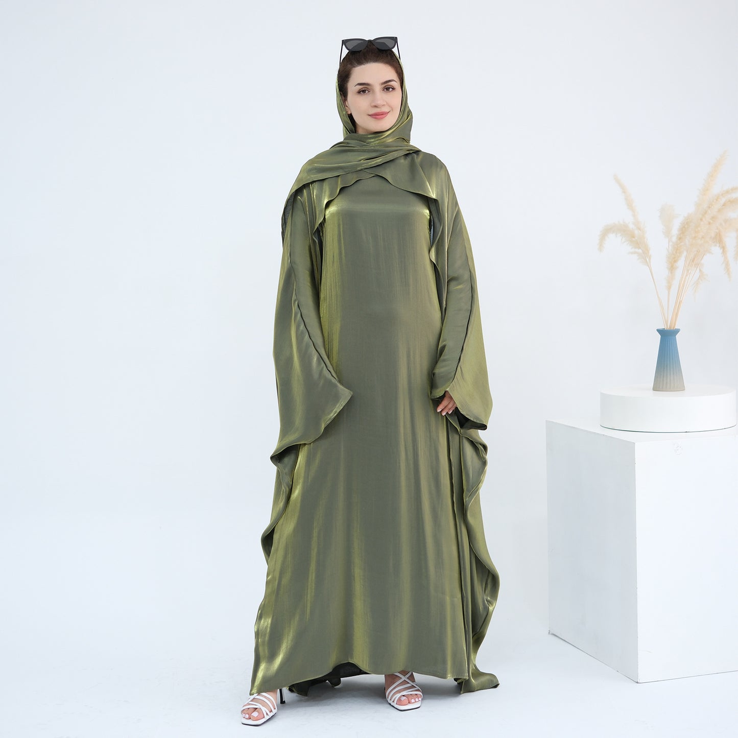 Dubai Women's Solid Color Beaded Elegant Abaya