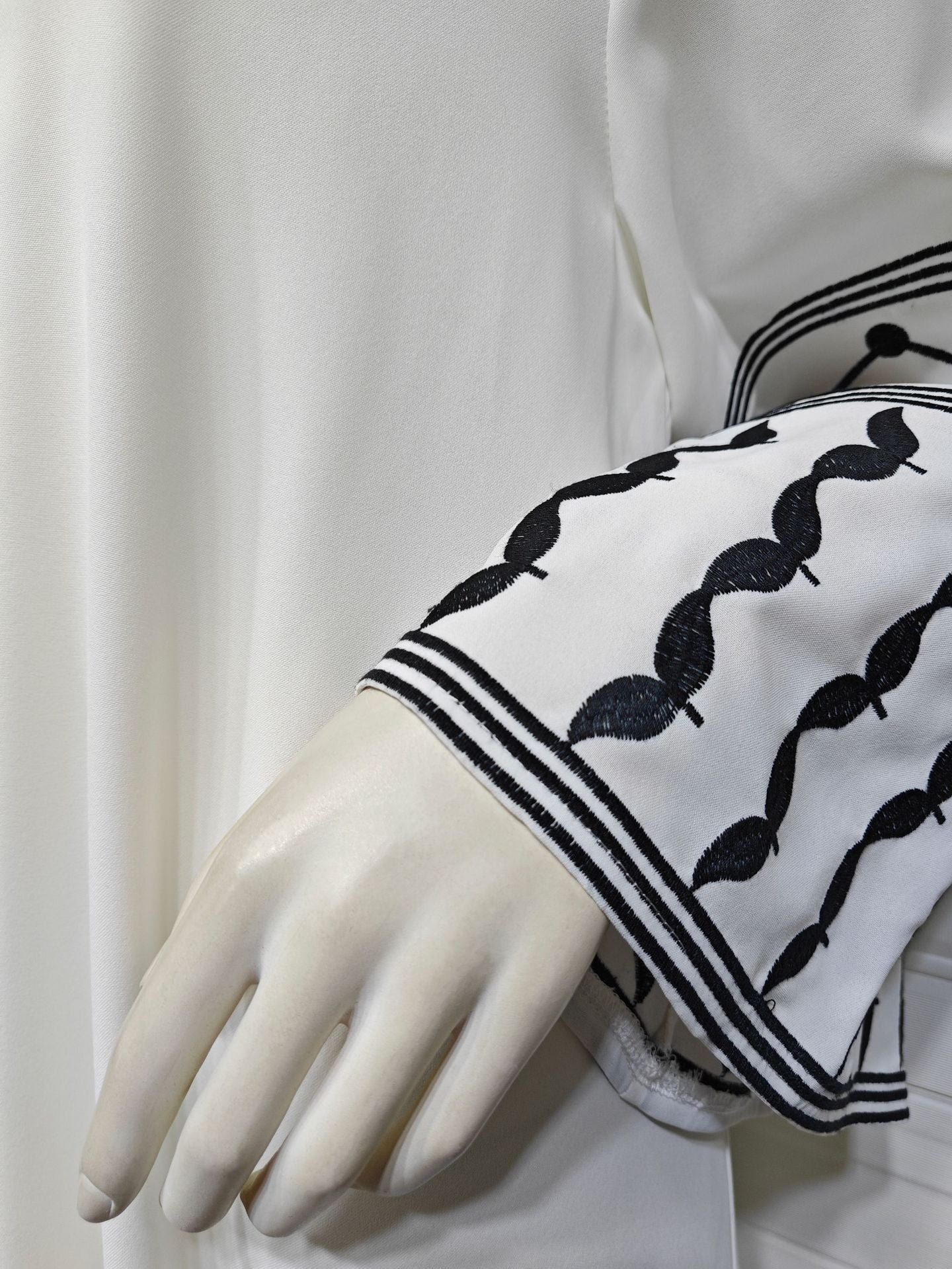 Women's White Abaya Embroidered Robe