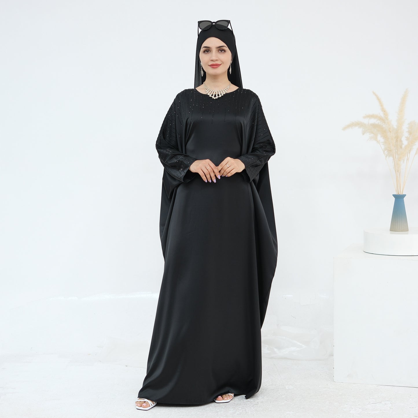 Luxury Rhinestone Maxi Dress with Belt Elegant Dubai Modest Fashion