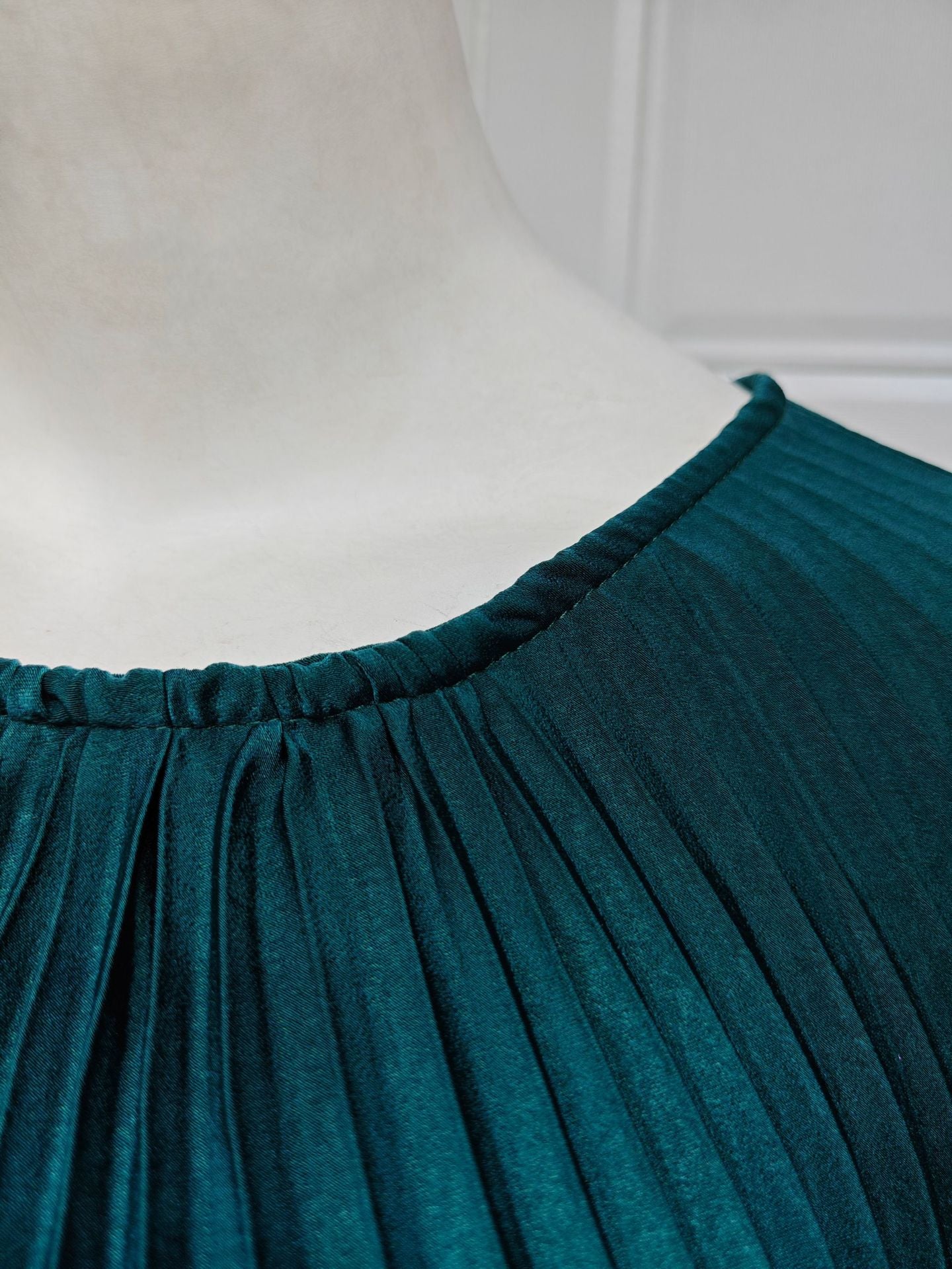 Pullover Pressed Pleated Swing Abaya Dress