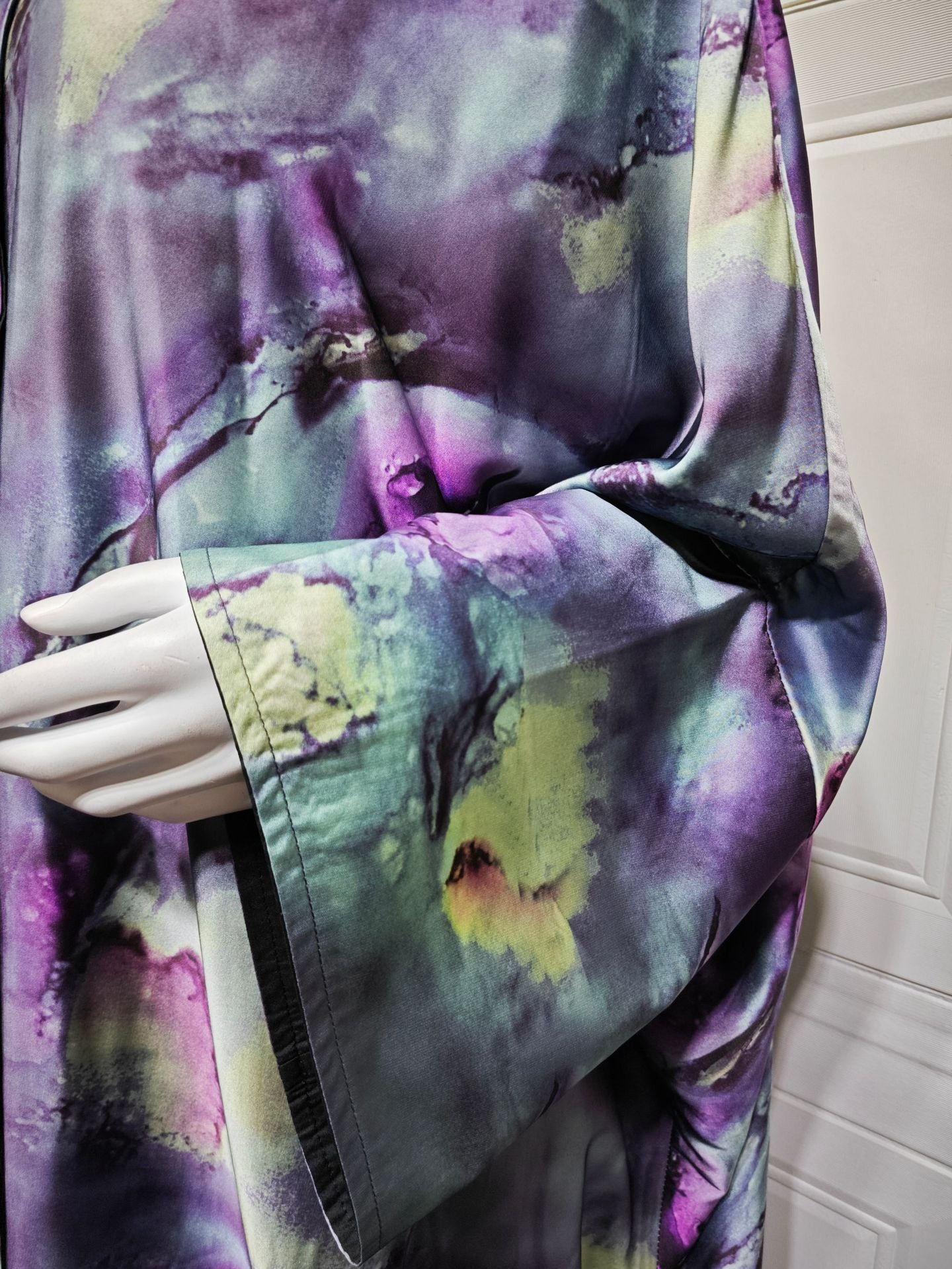 Modest Summer Fashion Satin Print Robe with Headscarf