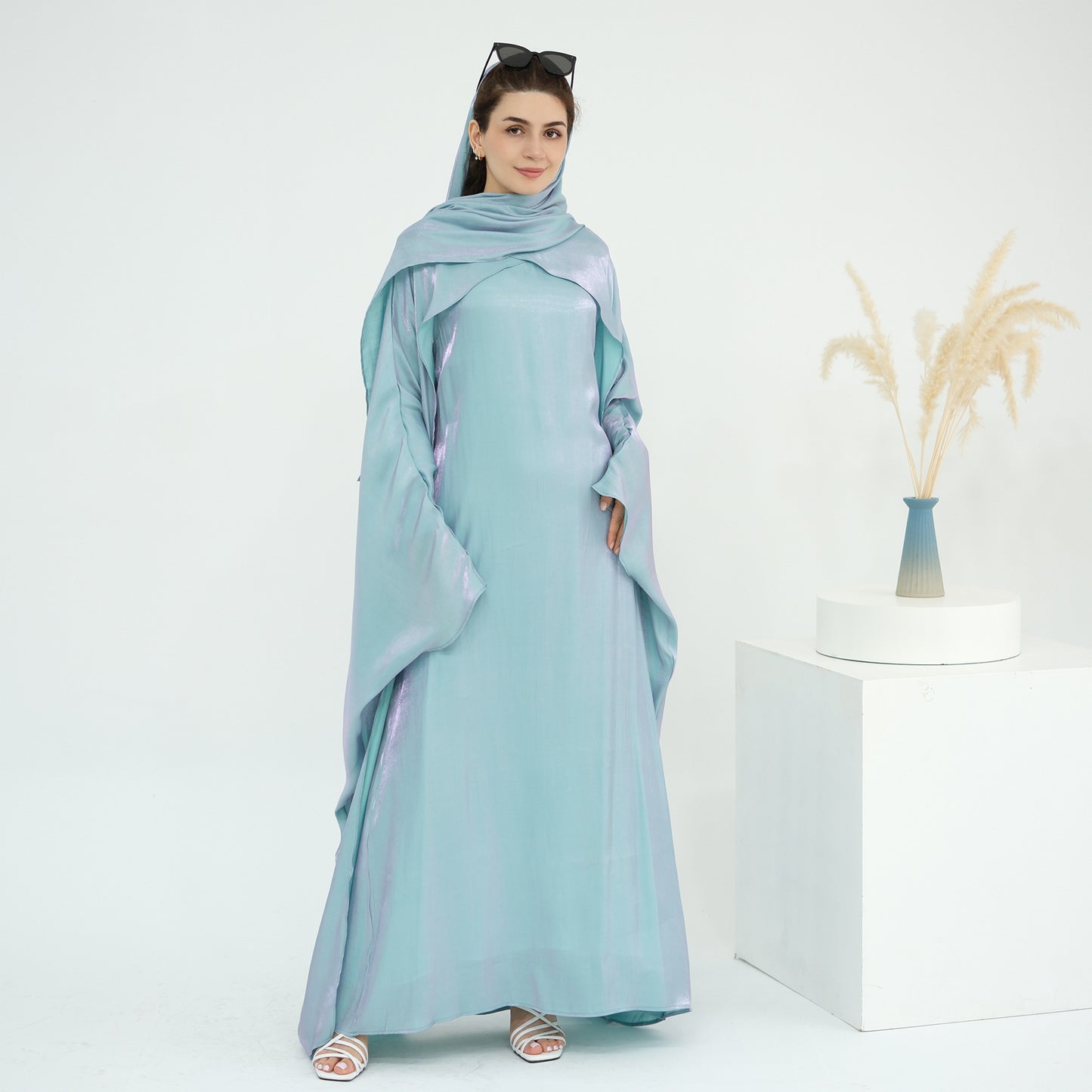 Dubai Women's Solid Color Beaded Elegant Abaya