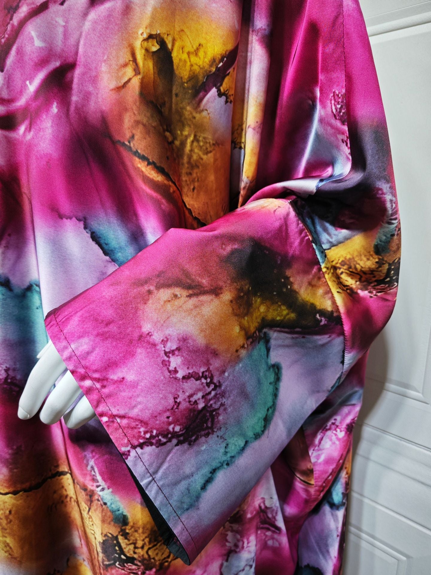 Modest Summer Fashion Satin Print Robe with Headscarf