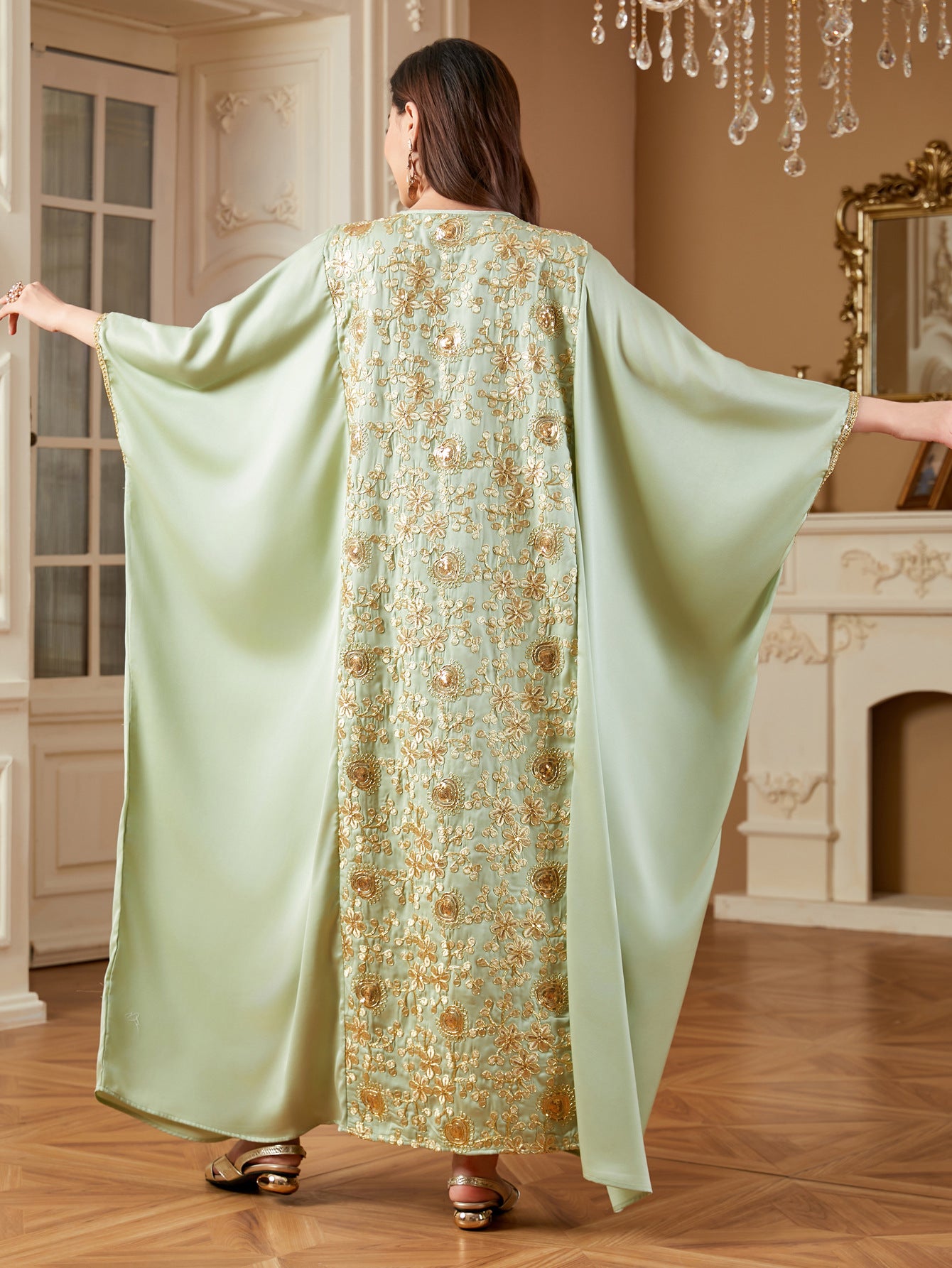 Dolman-sleeved Waist-cinching Loose Embroidered Dress