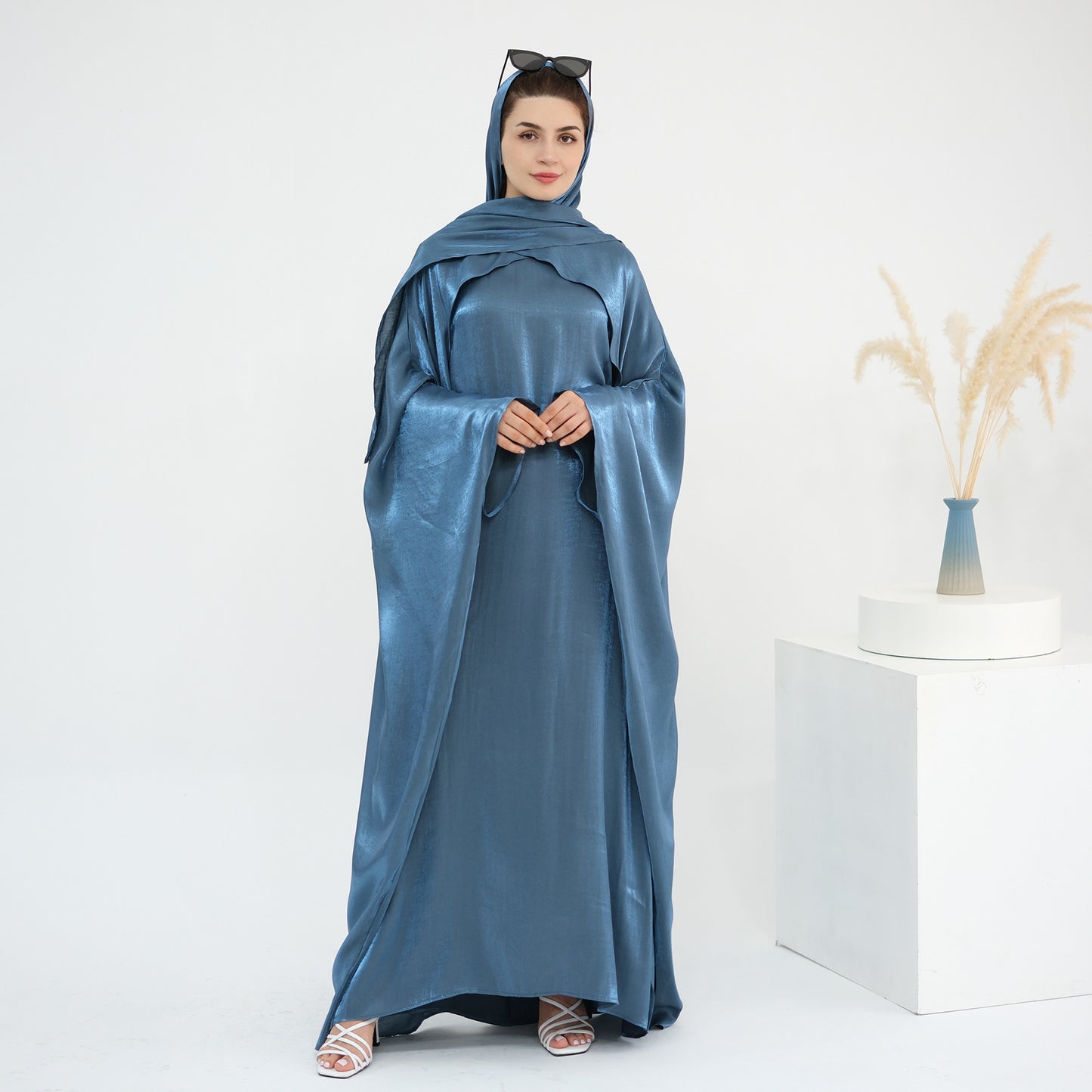 Dubai Women's Solid Color Beaded Elegant Abaya