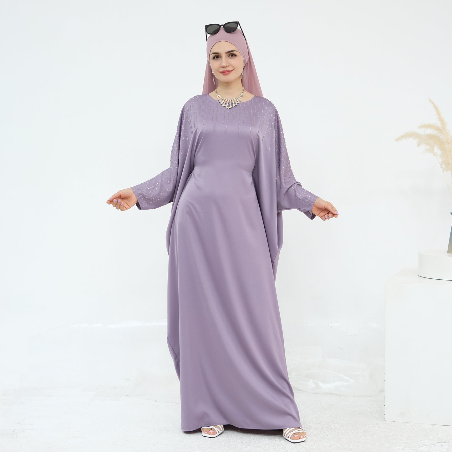 Luxury Rhinestone Maxi Dress with Belt Elegant Dubai Modest Fashion