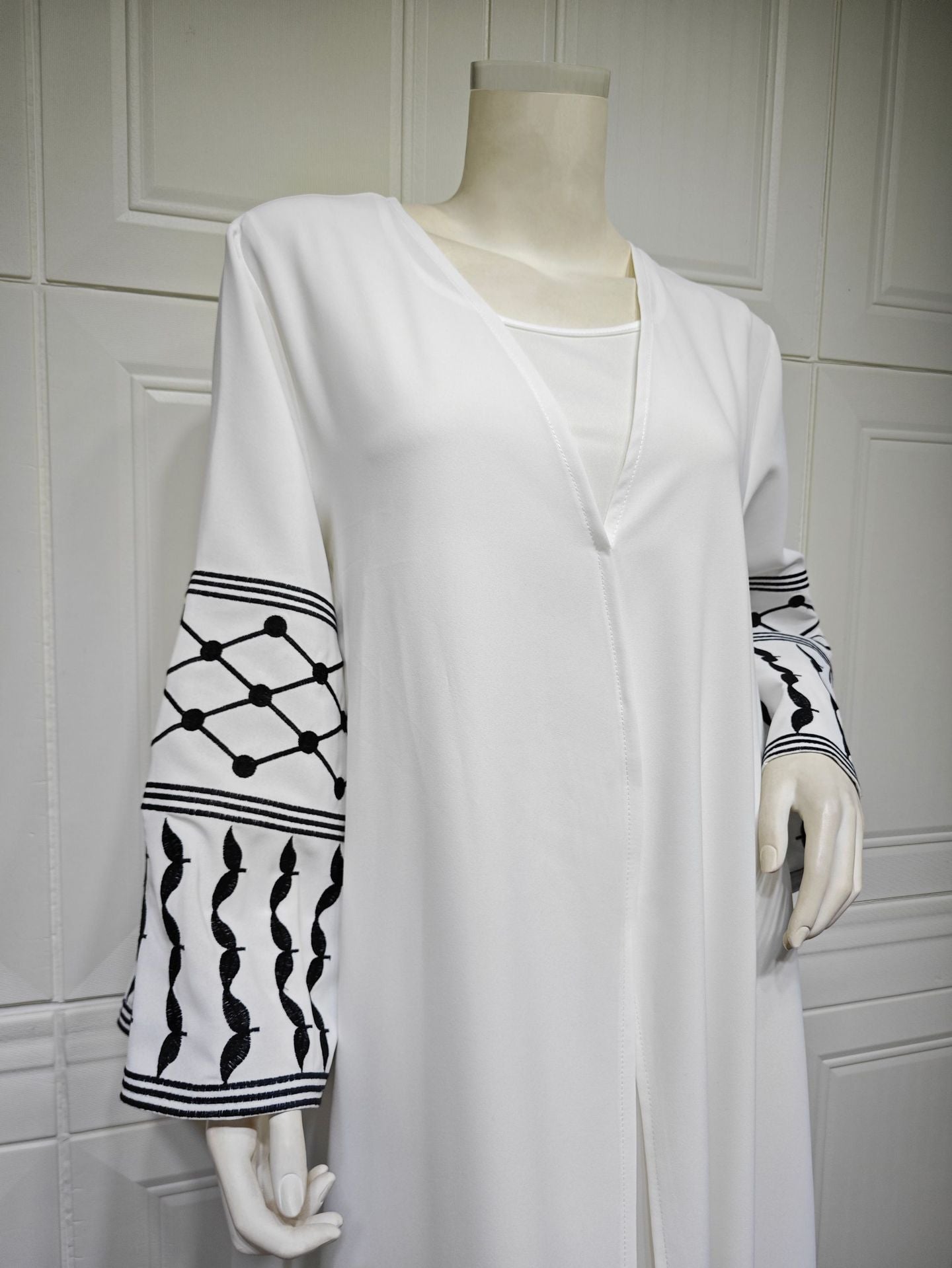 Women's White Abaya Embroidered Robe
