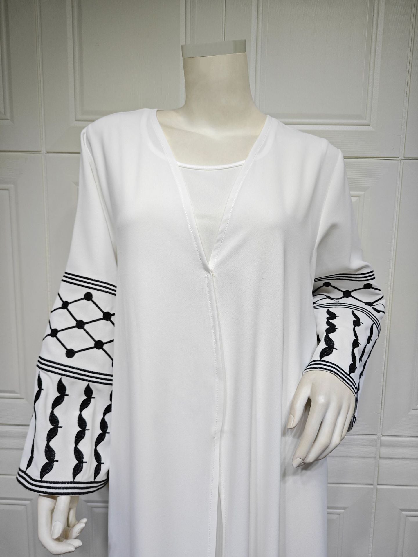 Women's White Abaya Embroidered Robe