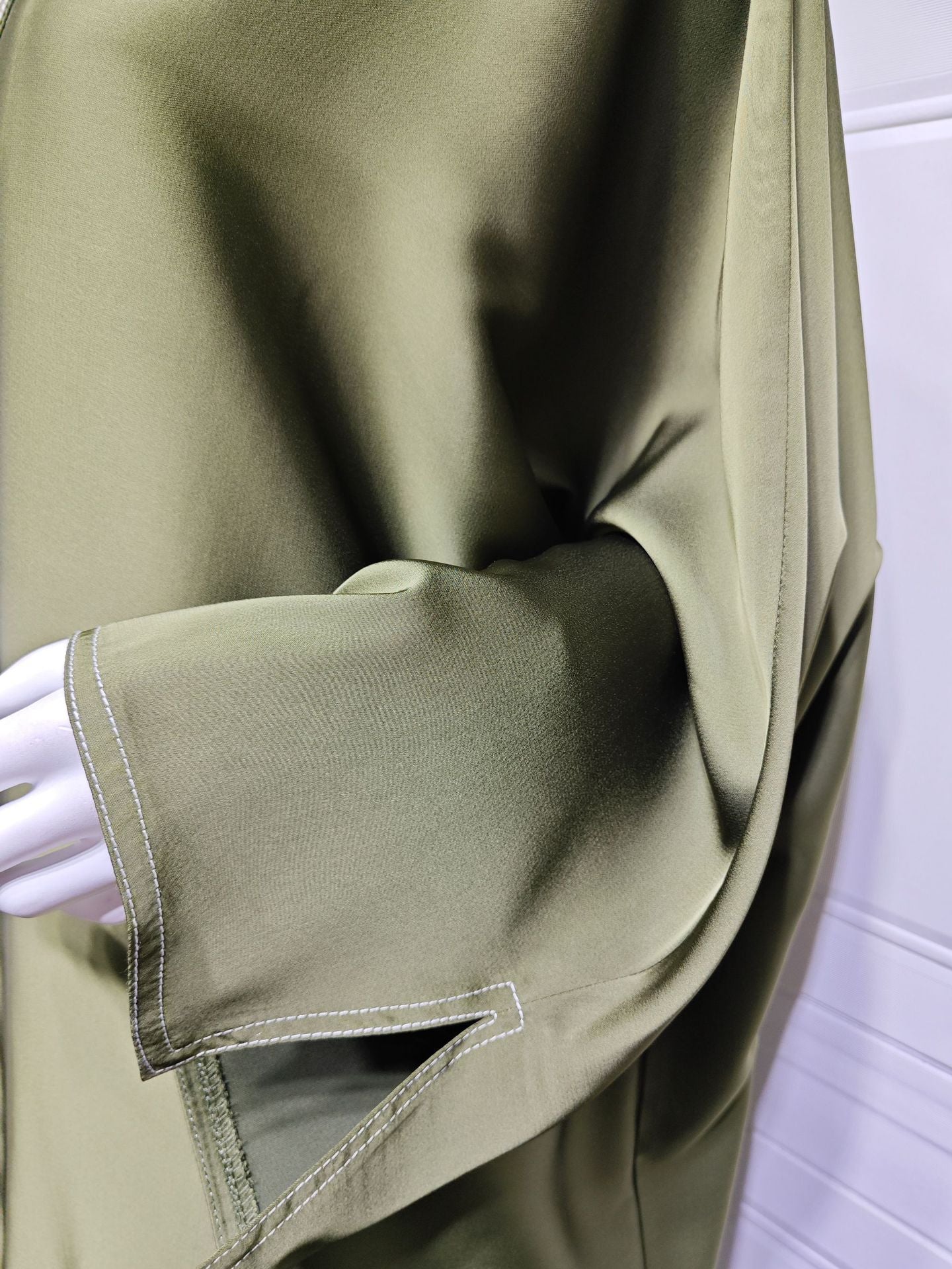 Loose Solid-colored Satin Open Abaya
