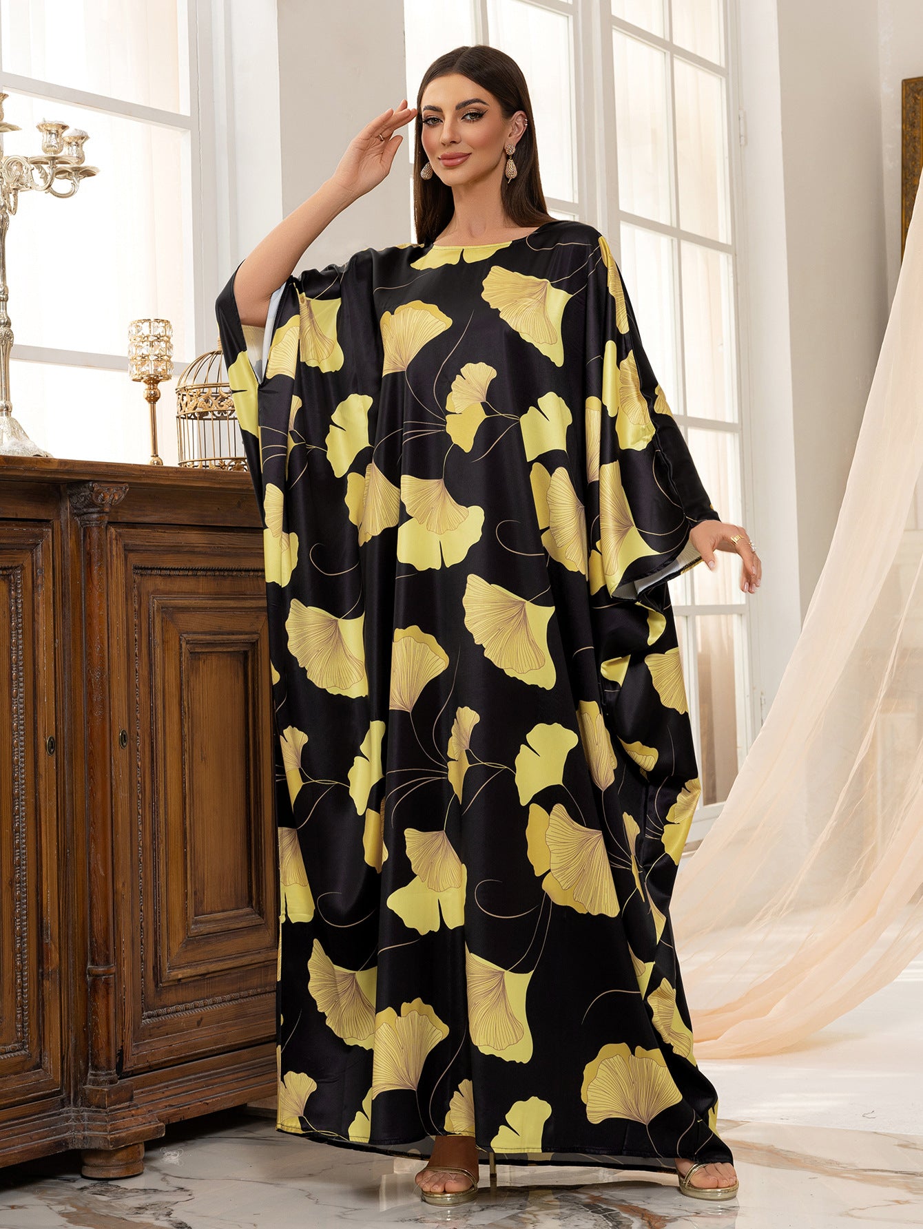 Women's Bat Sleeve Round Neck Elegant Dress