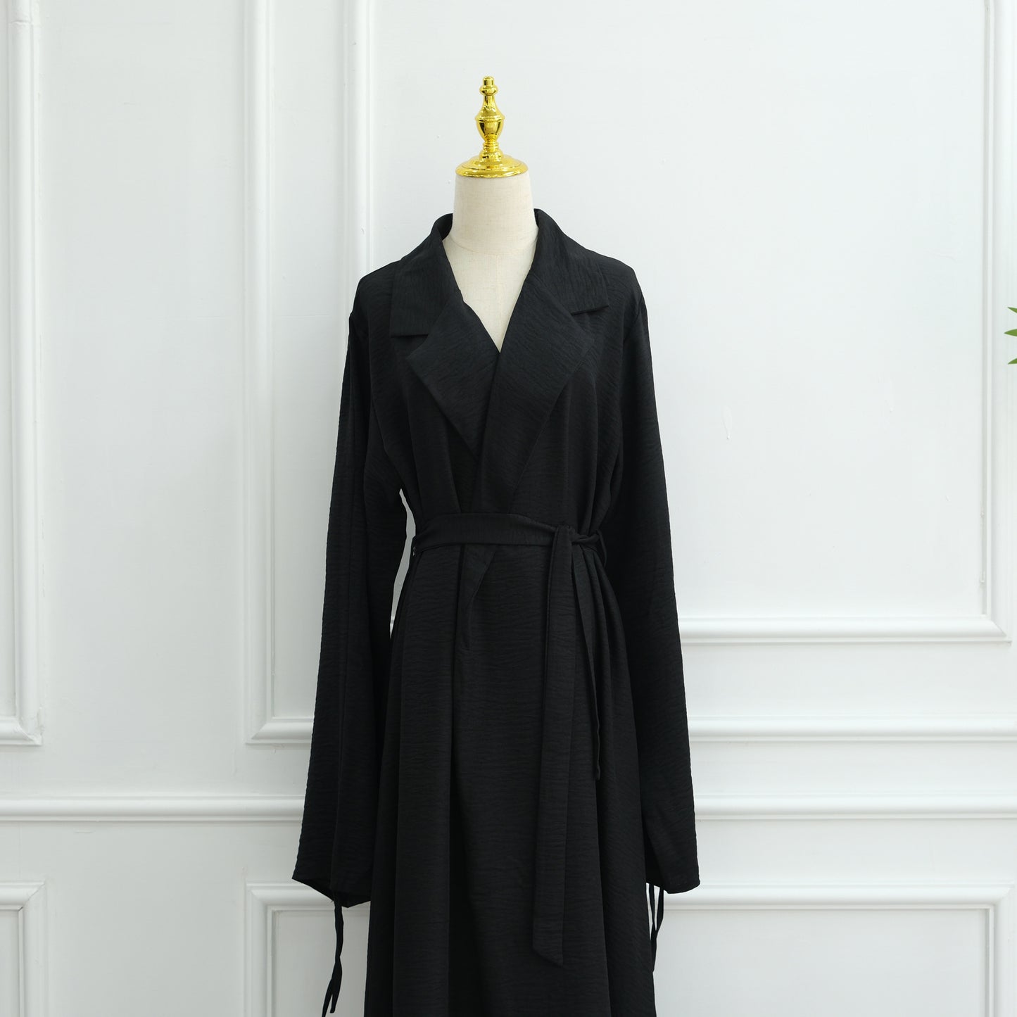 Elegant Blazer-Collar Abaya Cardigan with Ruched Sleeves