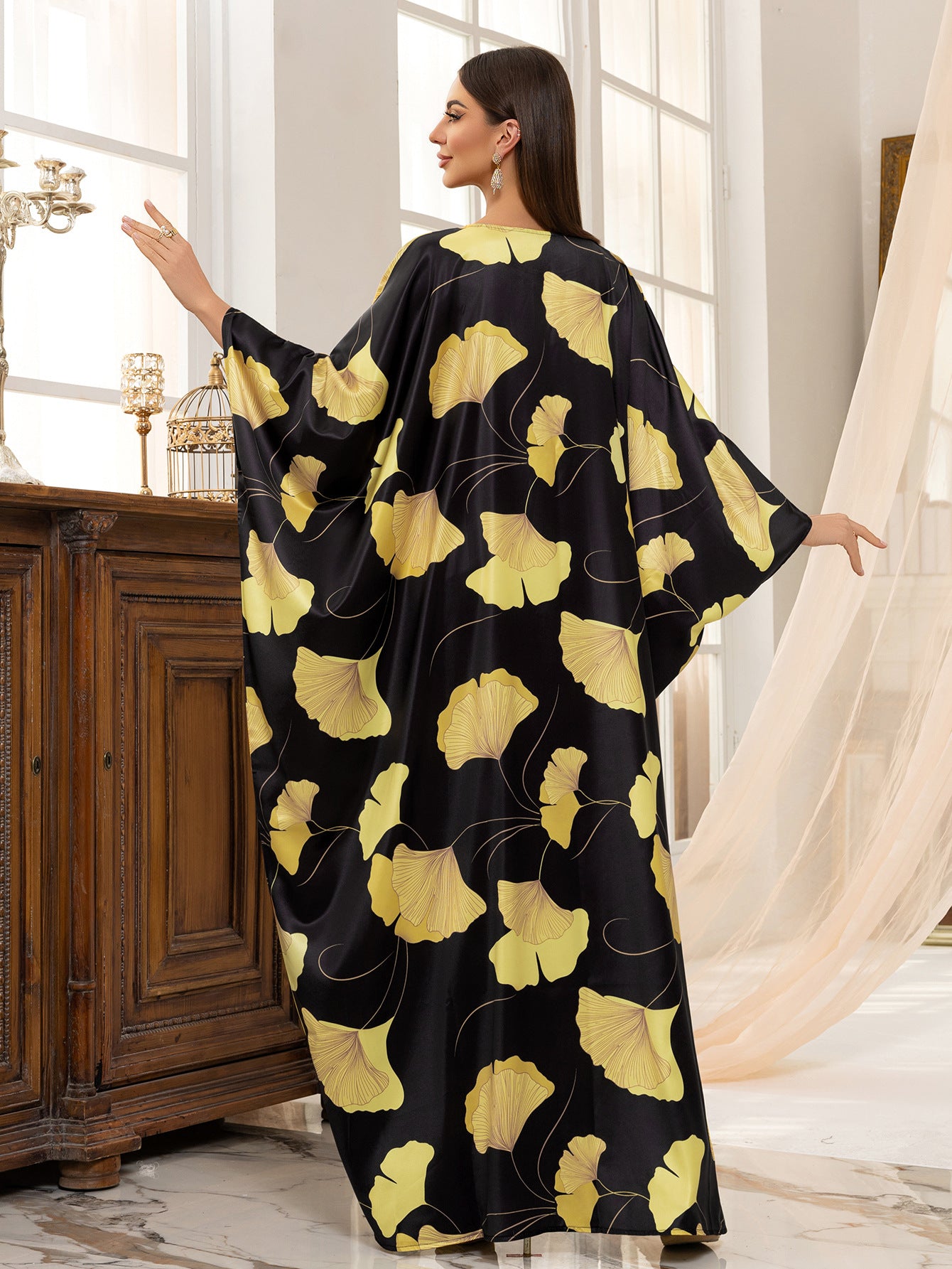 Women's Bat Sleeve Round Neck Elegant Dress