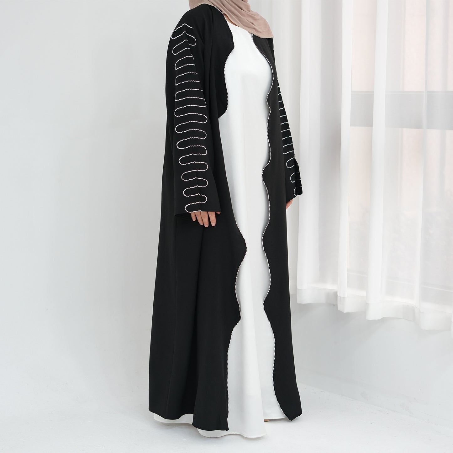 Women's Embroidered Wavy Cardigan Open Abaya