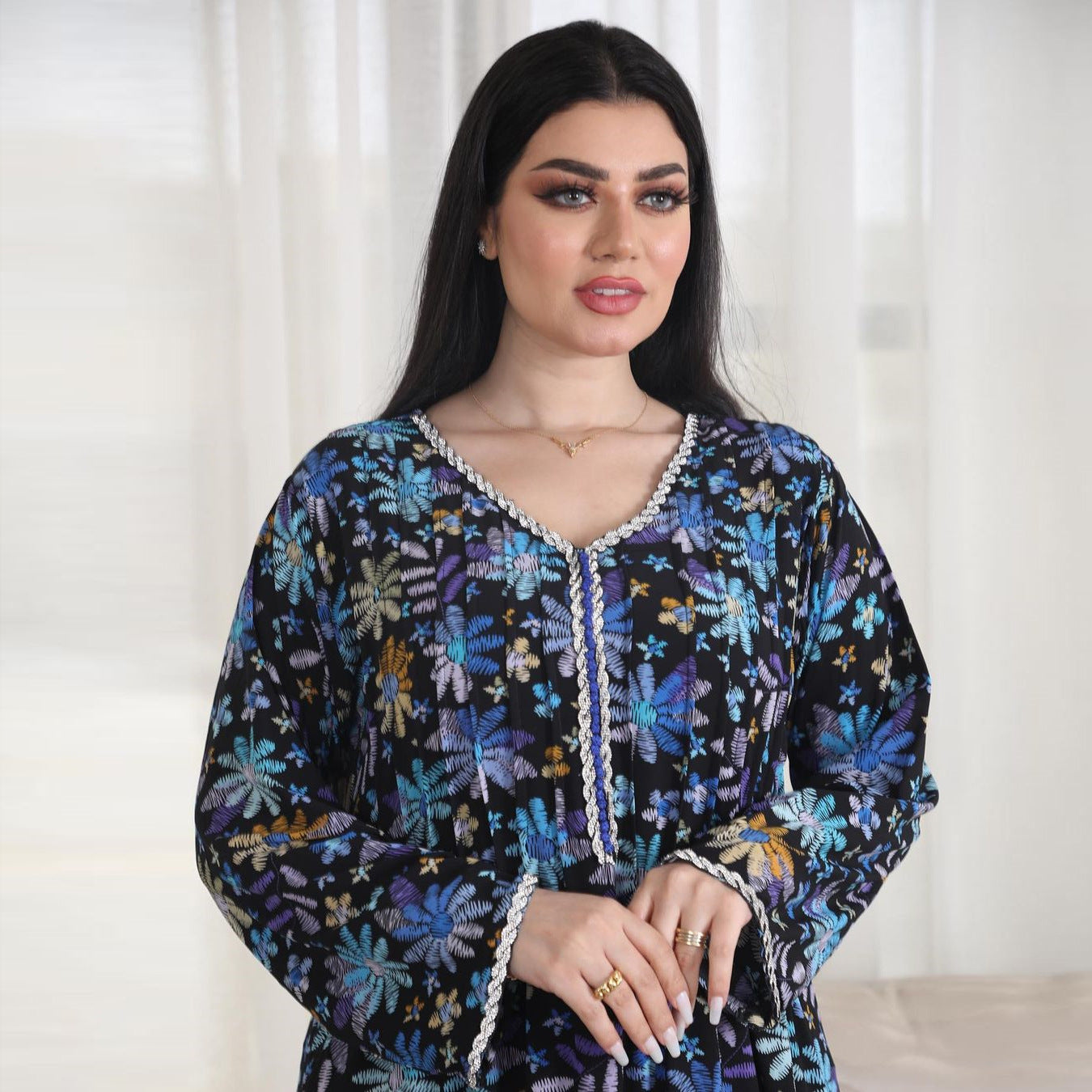 Women‘s V-Neck Floral Bead Dress