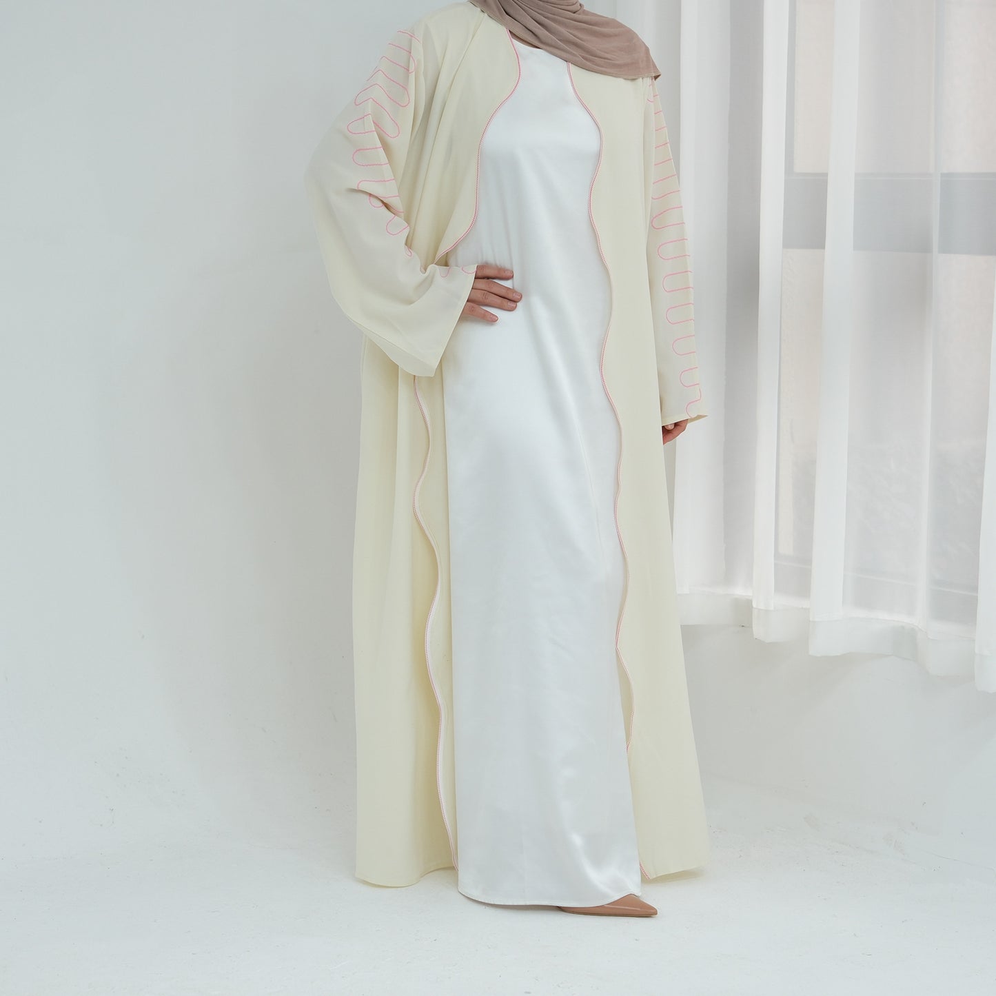 Women's Embroidered Wavy Cardigan Open Abaya