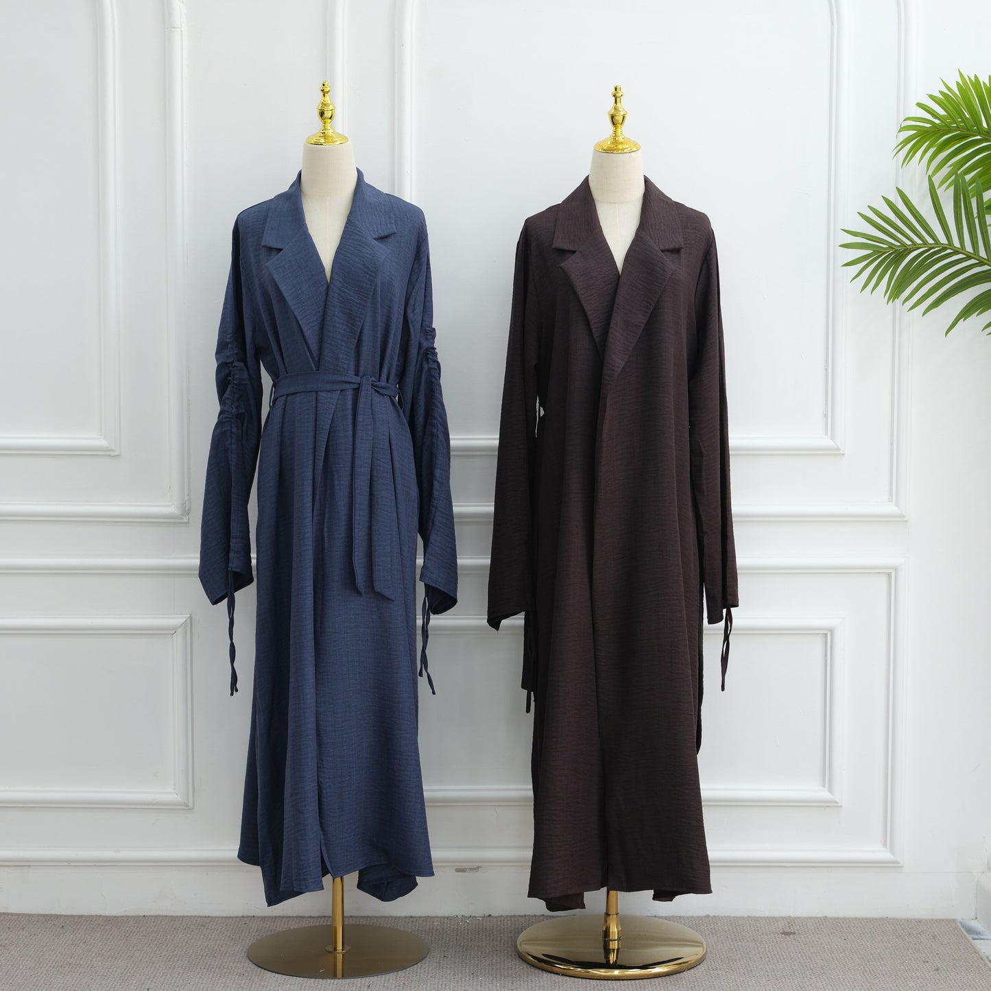 Elegant Blazer-Collar Abaya Cardigan with Ruched Sleeves