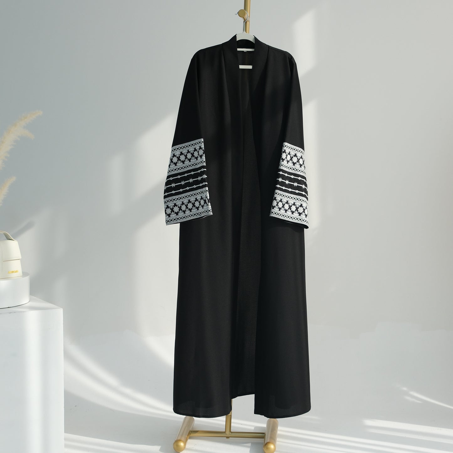 Women's Embroidered Elegant Cardigan Robe