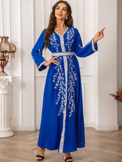 Loose Embroidery Long-sleeved Dress
