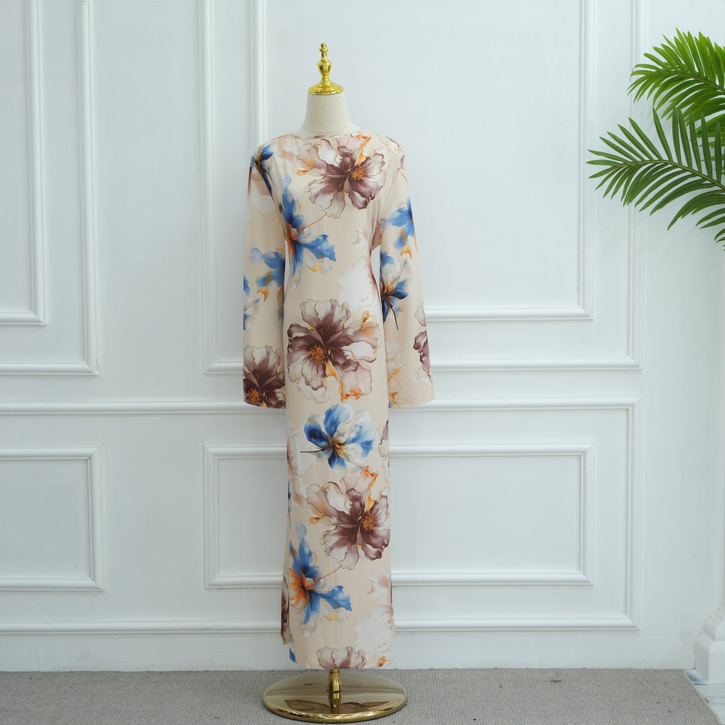 Floral Print Maxi Dress with Round Neck and Long Sleeves