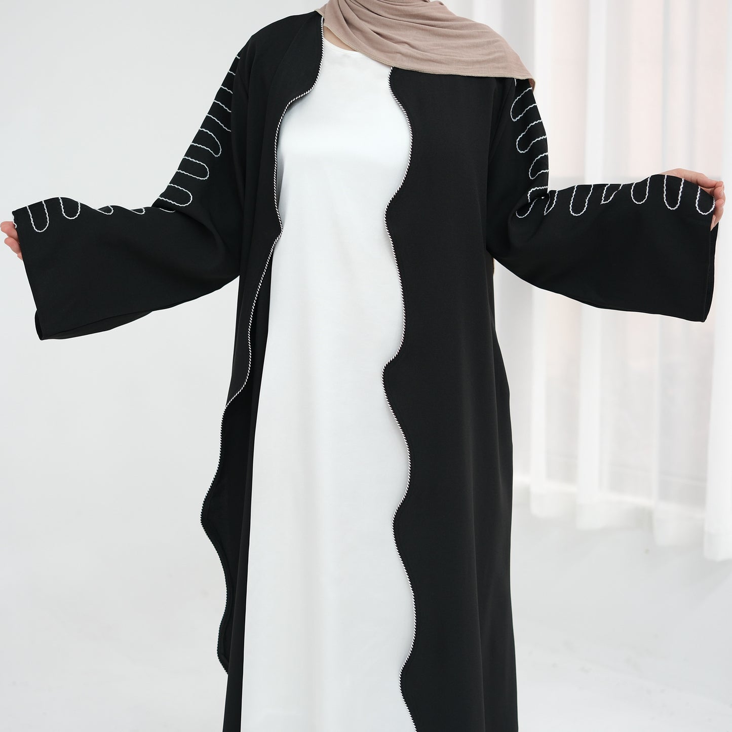 Women's Embroidered Wavy Cardigan Open Abaya