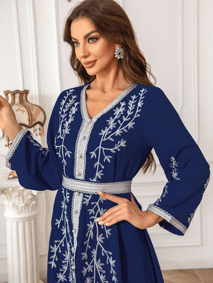 Loose Embroidery Long-sleeved Dress