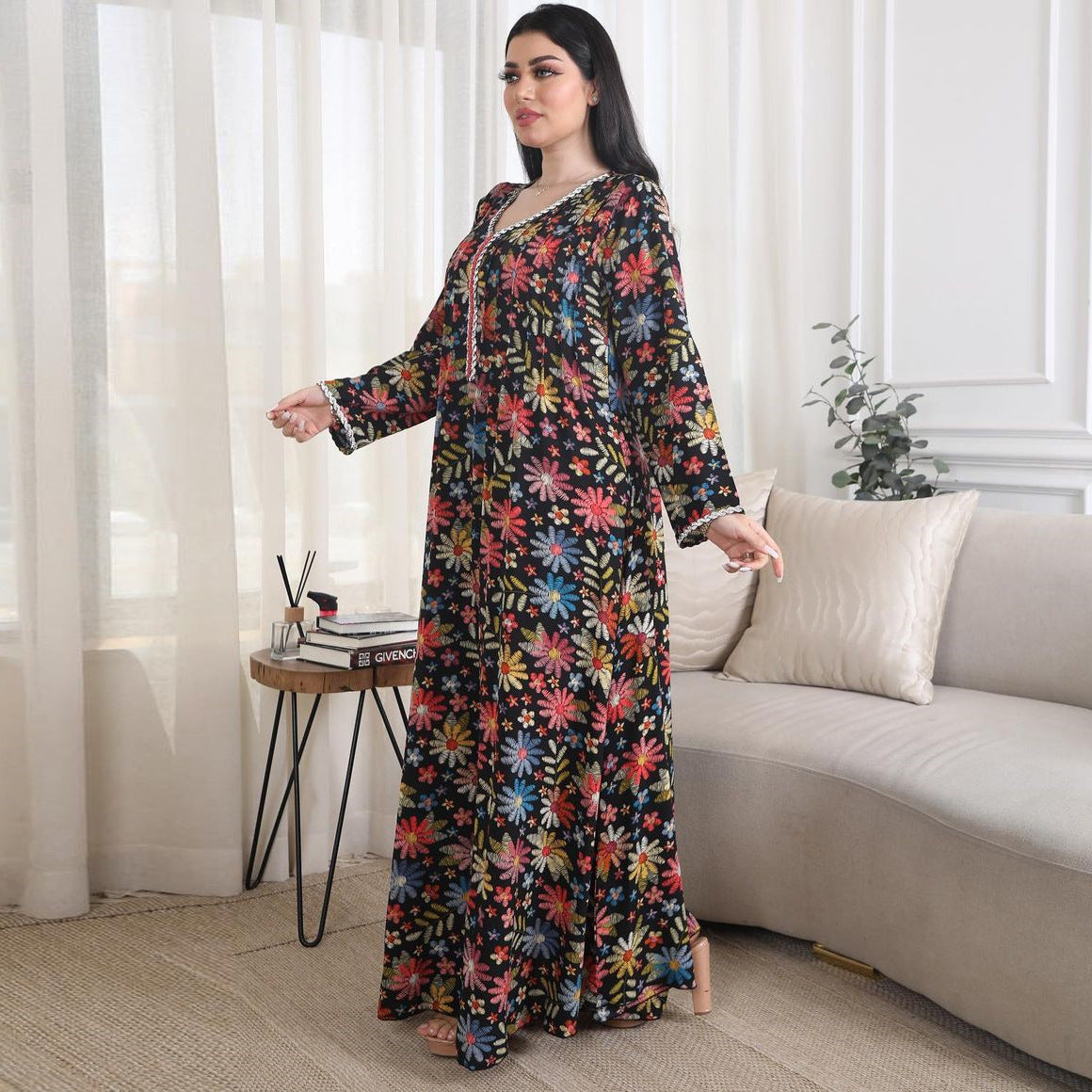 Women‘s V-Neck Floral Bead Dress