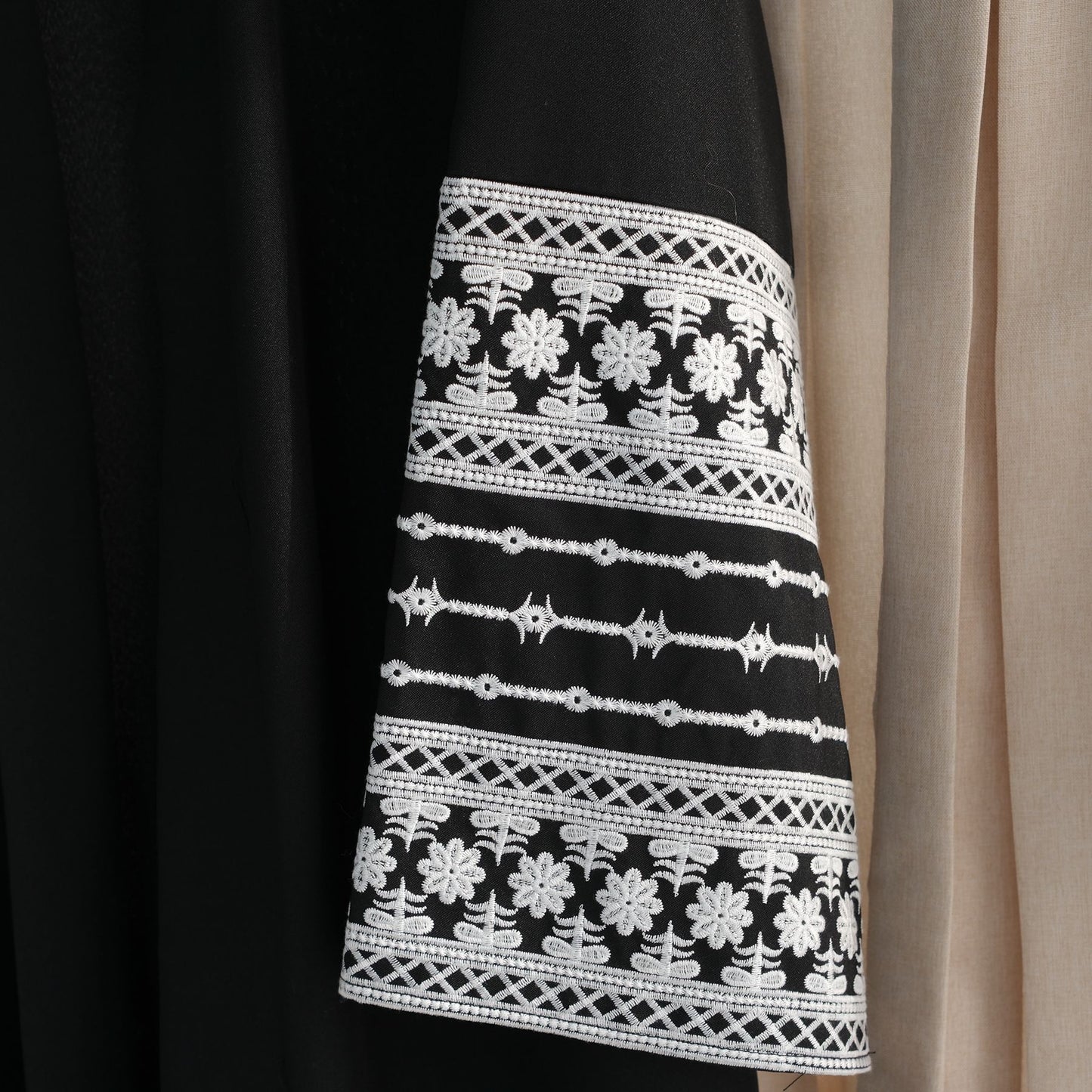 Women's Embroidered Elegant Cardigan Robe