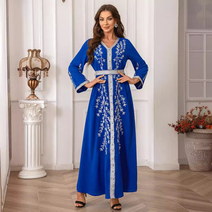 Loose Embroidery Long-sleeved Dress