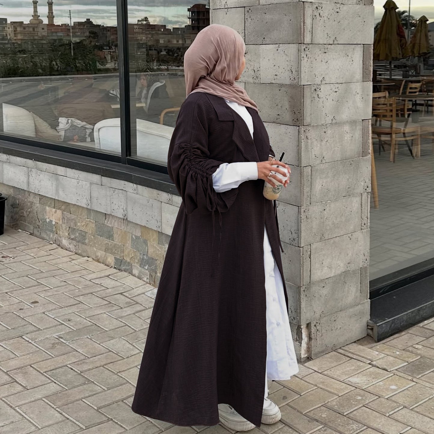 Elegant Blazer-Collar Abaya Cardigan with Ruched Sleeves