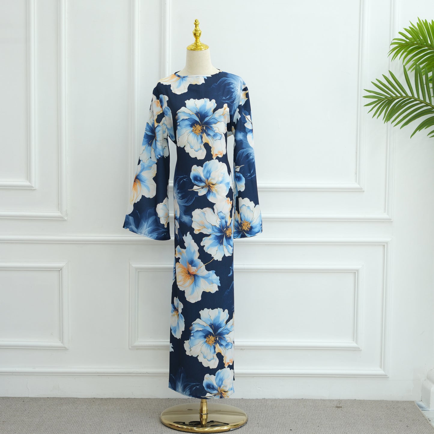 Floral Print Maxi Dress with Round Neck and Long Sleeves