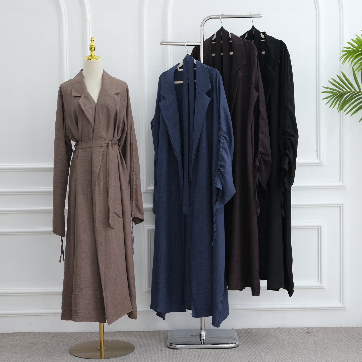 Elegant Blazer-Collar Abaya Cardigan with Ruched Sleeves