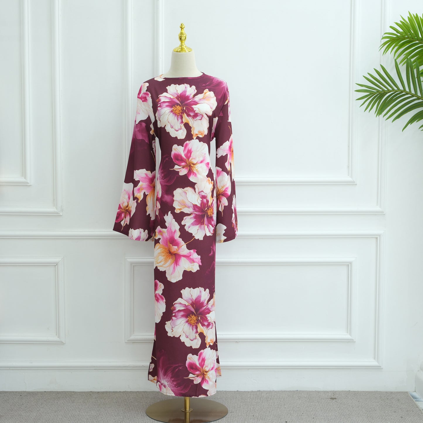 Floral Print Maxi Dress with Round Neck and Long Sleeves