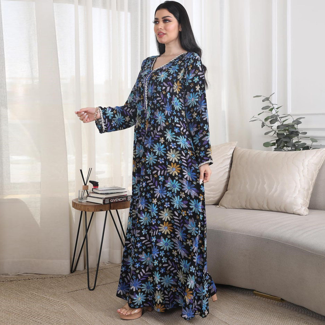 Women‘s V-Neck Floral Bead Dress