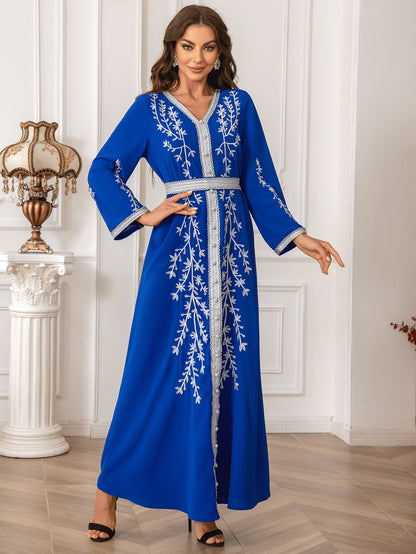 Loose Embroidery Long-sleeved Dress